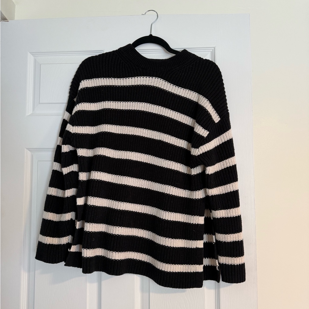 H&M Black And White Striped Sweater